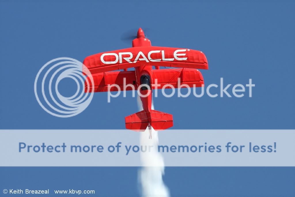 IMAGE: http://i370.photobucket.com/albums/oo144/FlightVideoMagazine/SeanDTuckervertical.jpg