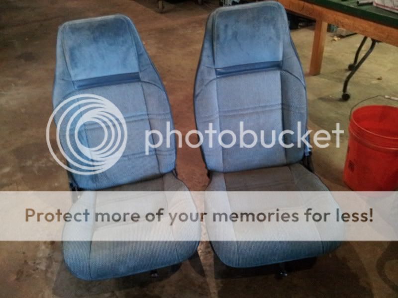 Pair of bucket seats CLEAN 50 S10 Forum
