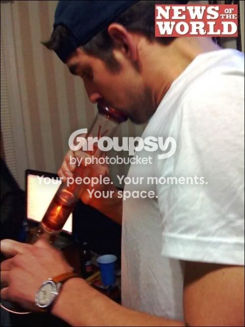 michael_phelps_bong-500x666.jpg